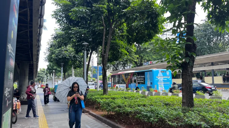Kebijakan WFH Perdana, Aktivitas Sudirman dan SCBD Tetap Berjalan Normal