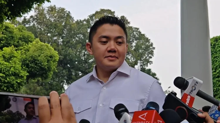 Seskab Teddy Soroti Fenomena ' Inflasi Pengamat'