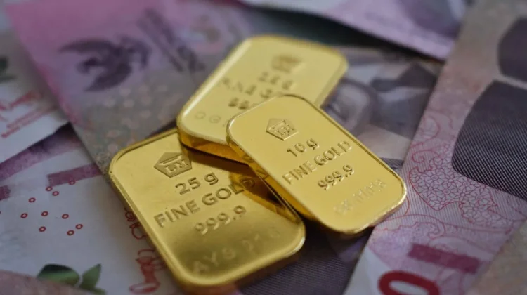 Harga Emas Antam Terkoreksi Tajam di Awal Pekan, Ini Riciannya