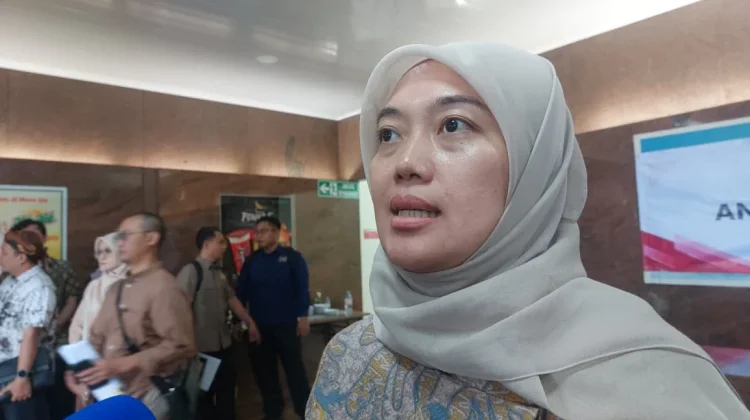 Harga Plastik Meroket, DPR Dorong Konversi Bahan Baku Plastik