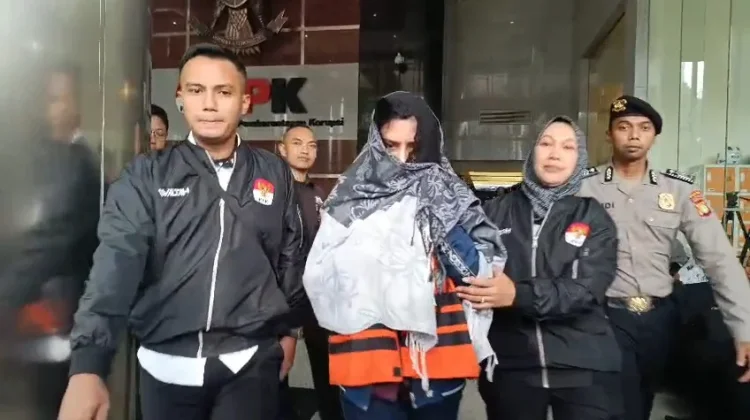 KPK Kembangkan Kasus Bupati Pekalongan, Suami Turut Disorot