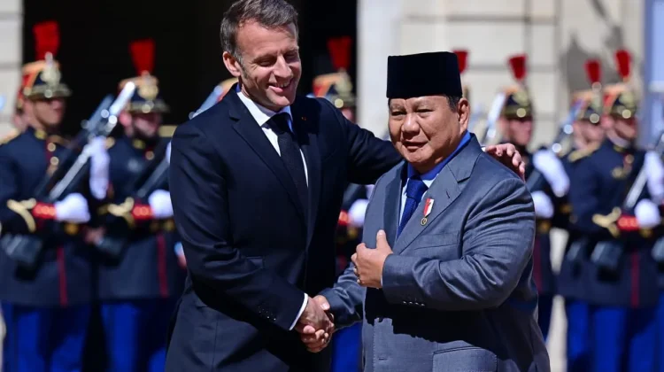 Pasukan  'Guard of Honor', Sambut Ketibaan Presiden Prabowo di  Prancis