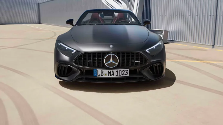 Mercedes-AMG Buka Kesempatan bagi Pembeli untuk Rakit Mesin Sendiri