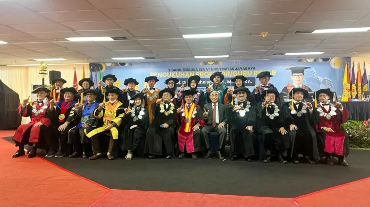Ketum PERADI Profesional Pimpin Prosesi Akademik Pengukuhan Prof. Yuhelson