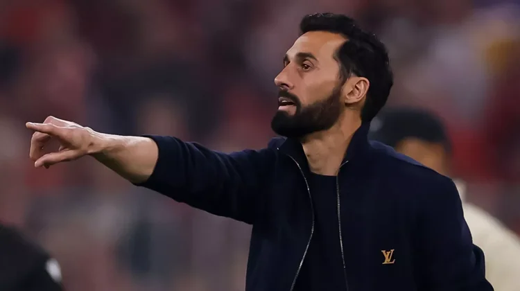 Arbeloa Soroti Kartu Merah Camavinga usai Kekalahan dari Bayern Munchen