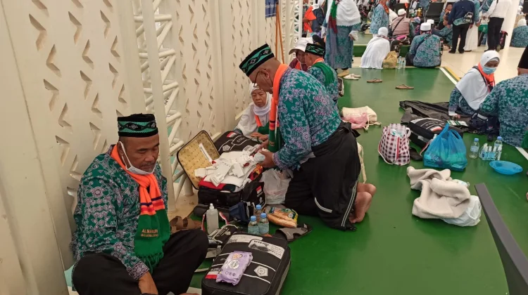 Jemaah Calon Haji Diminta Tidak Bawa Uang Tunai Lebih Dari Rp 100 Juta