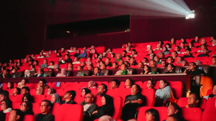 SBY dan Menteri Ekraf Puji Film Kupilih Jalur Langit