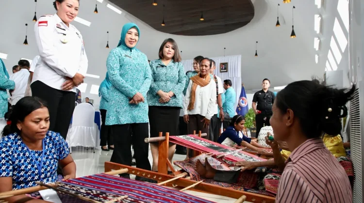 UMKM Tenun Ikat Khas Belu di Motaain terus Didorong untuk Naik Kelas