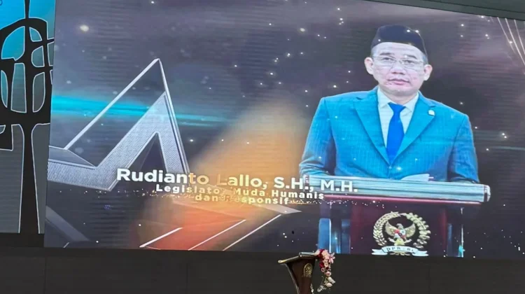 Dinilai Humanis dan Responsif, Legislator Rudianto Lallo Raih KWP Award 2026