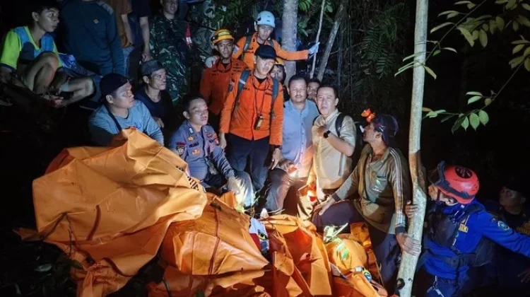Helikopter Jatuh di Sekadau Kalbar, Satu WN Malaysia Tewas