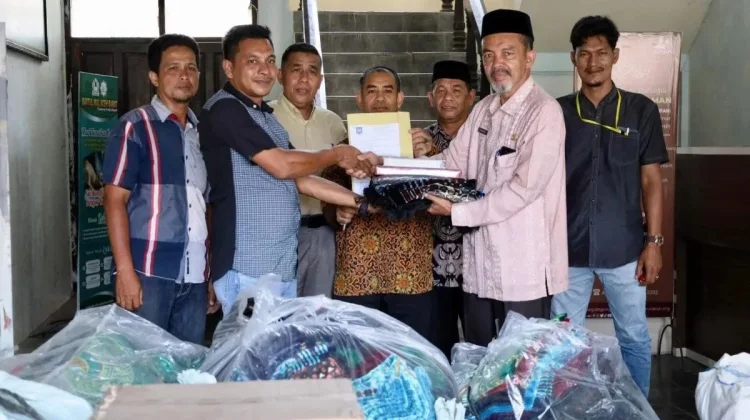 Pemerintah Salurkan Bantuan Perlengkapan Ibadah untuk Korban Banjir Aceh Barat