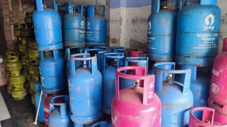 Harga LPG Nonsubsidi 12 Kilogram Naik Rp16 Ribu per Tabung