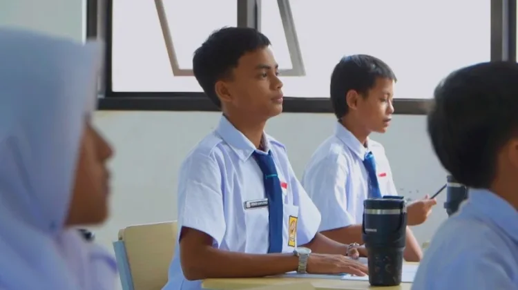 Dulu Kerja di Bengkel, Kini Sekolah Gratis di Sekolah Rakyat