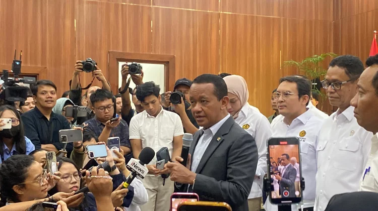 Harga BBM Nonsubsidi Naik, Bahlil: Ikuti Mekanisme Pasar Global