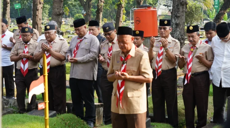 Pimpinan UNJ Ziarah Husen Mutahar, Perkuat Usulan Pahlawan Nasional