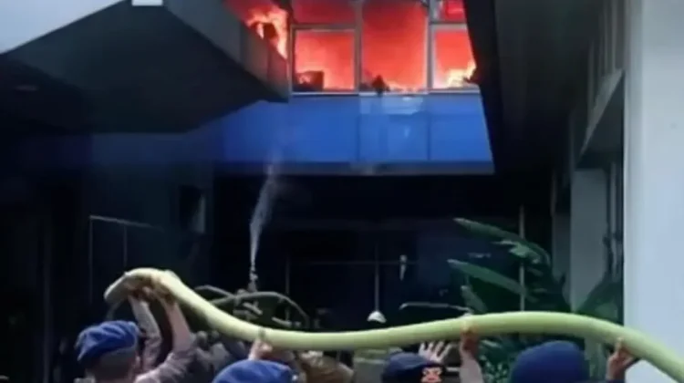 Gedung D Kemendagri Kebakaran, Dua Pegawai Luka Ringan