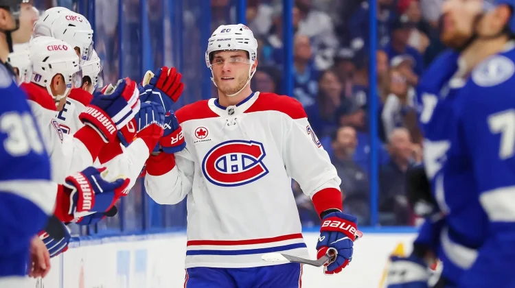 Slafkovsky Hat-trick, Canadiens Bungkam Lightning di Game 1 Playoff NHL