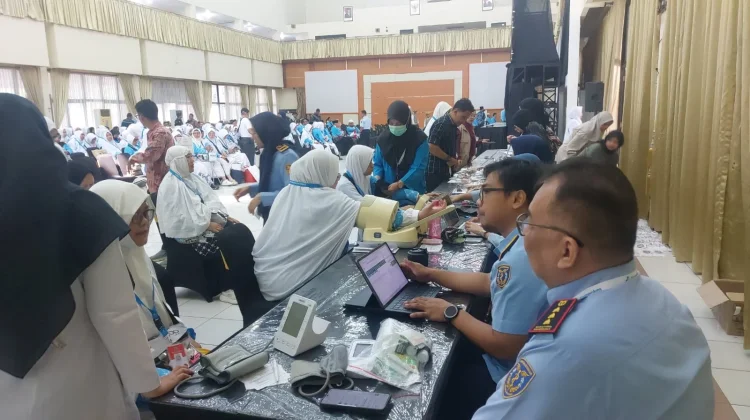 Calon Jemaah Haji Kloter Pertama Asal Kota Bekasi Tiba di Asrama Haji