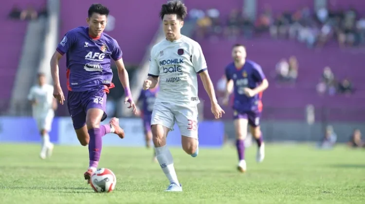 Persita Kalah 0-1 dari Persik, Carlos Pena Soroti Kesalahan Tim di Kotak Penalti