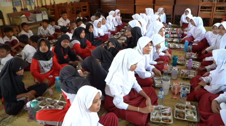 SDN 2 Barukan Klaten Sajikan Menu Makan Bergizi Gratis secara Prasmanan