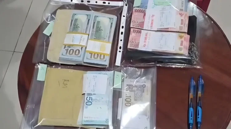 KPK Sita Emas dan Valas Rp2 Miliar dari "Safe Deposit Box" Tersangka Kasus Bea Cukai