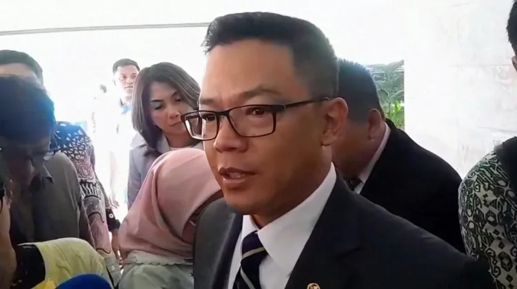 Menlu Ungkap Kendala Kapal Pertamina Masih Tertahan di Hormuz