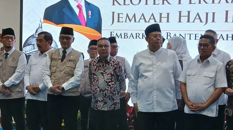 Pimpinan DPR Lepas Keberangkatan Kloter Pertama Haji Banten