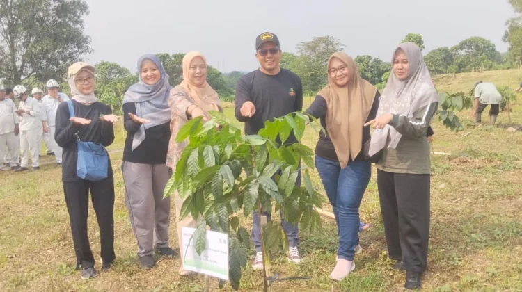 Hari Bumi, Dinas Lingkungan Hidup Bekasi Tanam Seribu Pohon Mahoni dan Tabebuya