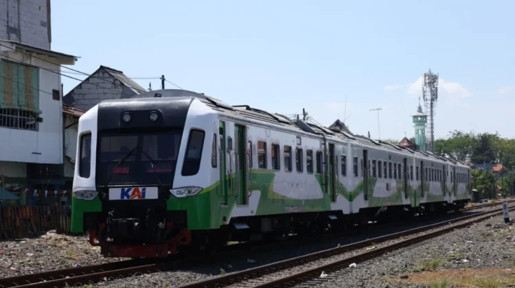 Pelanggan Commuter Line Surabaya Capai 4.067.386 Orang Kuartal I 2026