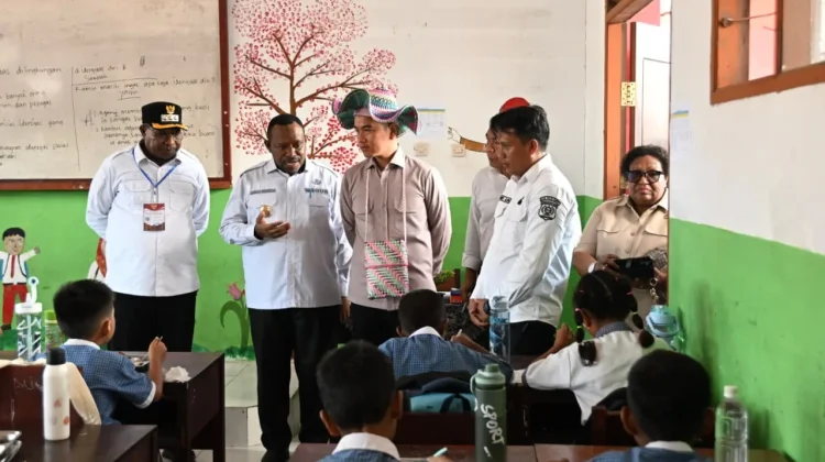 Wapres Tinjau MBG dan Kampung Nelayan Merah Putih di Raja Ampat