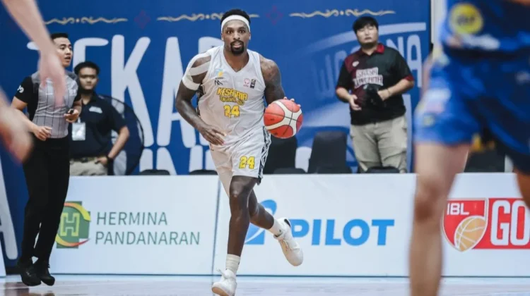 Kesatria Bengawan Solo Hajar Satya Wacana 102-76