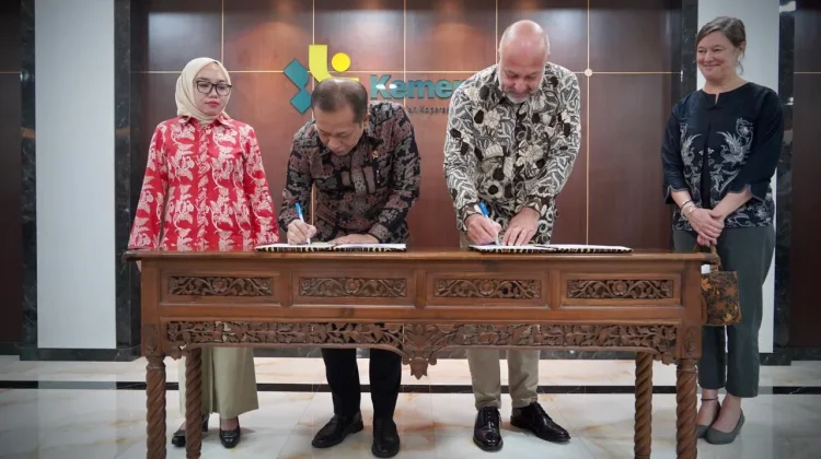 Kemenkop Gandeng CDF Canada Perkuat Ekosistem Koperasi Desa Merah Putih