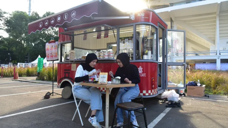 Loko Food Truck Hadir di Stasiun Pasar Senen untuk Pelanggan
