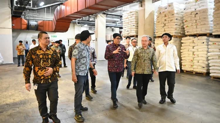 Wamenperin Pastikan Pasokan Plastik Nasional Tetap Aman Terkendali