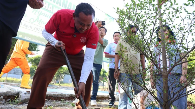 Gencarkan Penghijauan, Wali Kota Bekasi Canangkan Tanam 3 Juta Pohon