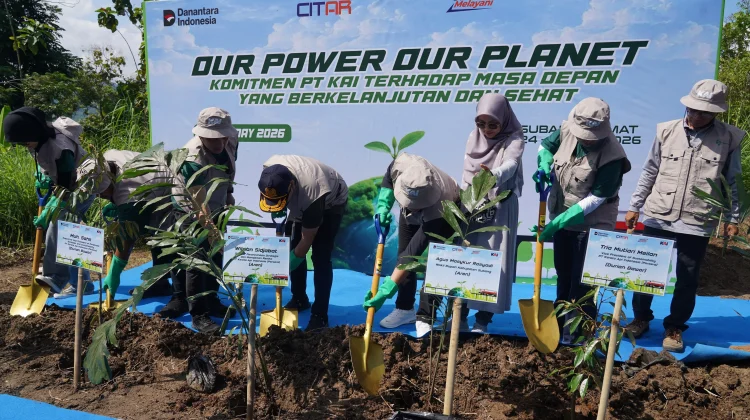KAI Tanam 4.500 Pohon Produktif di Subang Demi Kelestarian Lingkungan
