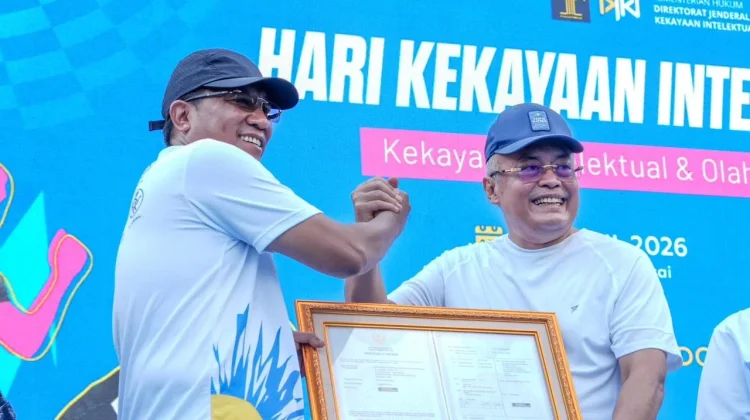 Kementerian Hukum Serahkan Sembilan Sertifikat Kekayaan Intelektual
