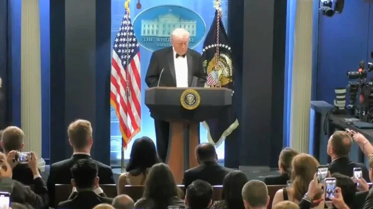 Insiden Gedung Putih, Trump: Seorang Petugas Tertembak, tapi Selamat