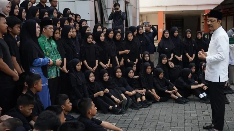 Sekolah Rakyat Tak Buka Pendaftaran, Siswa Dijaring Lewat DTSEN