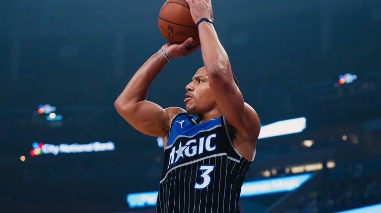 Magic Tundukkan Pistons 113-105, Unggul 2-1 di Playoff
