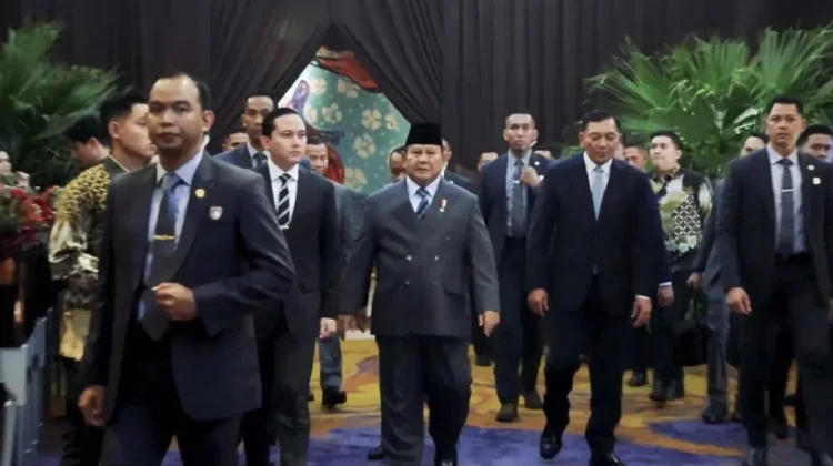 Hadiri Resepsi Pernikahan El Rumi-Syifa Hadju, Presiden Prabowo Cicipi Kari Laksa