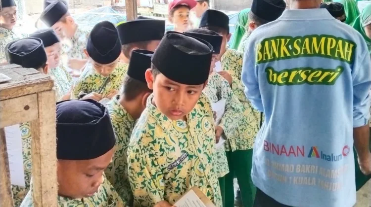 Jadi Sumber Penghasilan, Warga Kuala Tanjung Kelola Sampah hingga 2 Ton per Hari