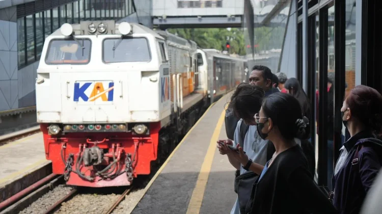 KAI Kembalikan Biaya Tiket 4.878 Penumpang dan Dampingi Korban Insiden Bekasi