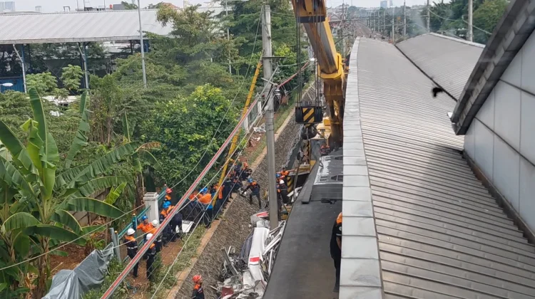 Situasi Terkini Stasiun Bekasi Timur, Proses Evakuasi Masih Berlanjut
