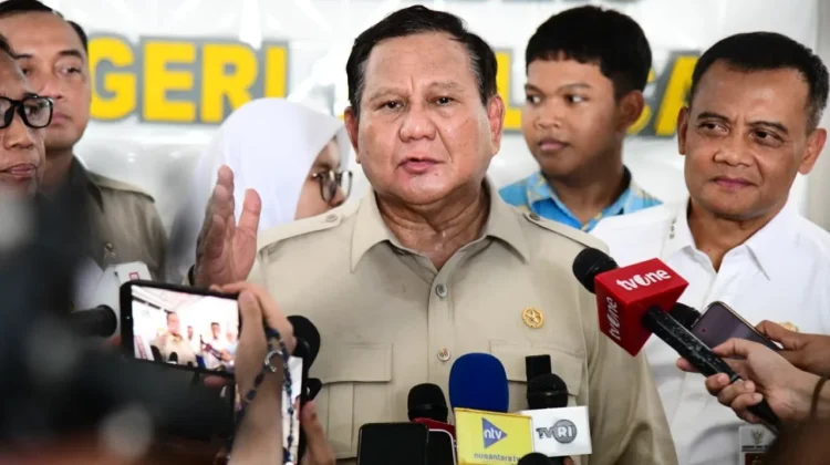 Presiden Prabowo Tinjau Renovasi Sekolah SMAN 1 Cilacap