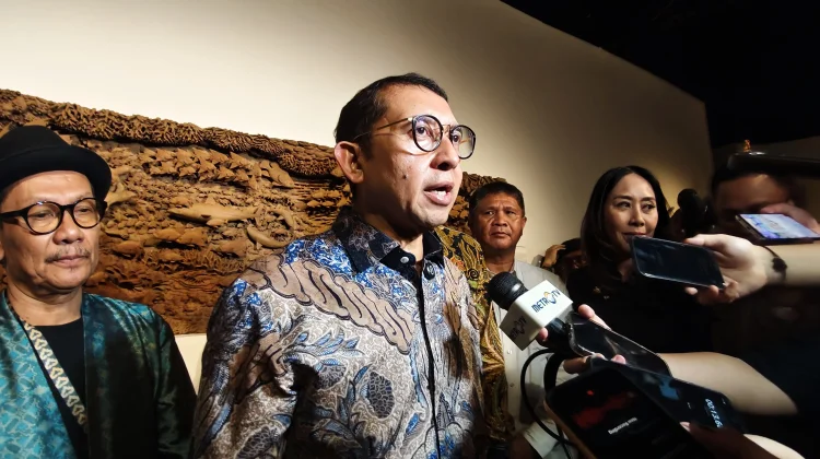 Lestarikan Seni Ukir Jepara, Menbud Fadli Resmikan Pameran Tatah 2026