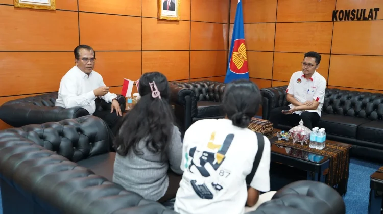 KJRI Kuching Selesaikan Kasus Gaji Tertahan Dua Pekerja Migran Indonesia