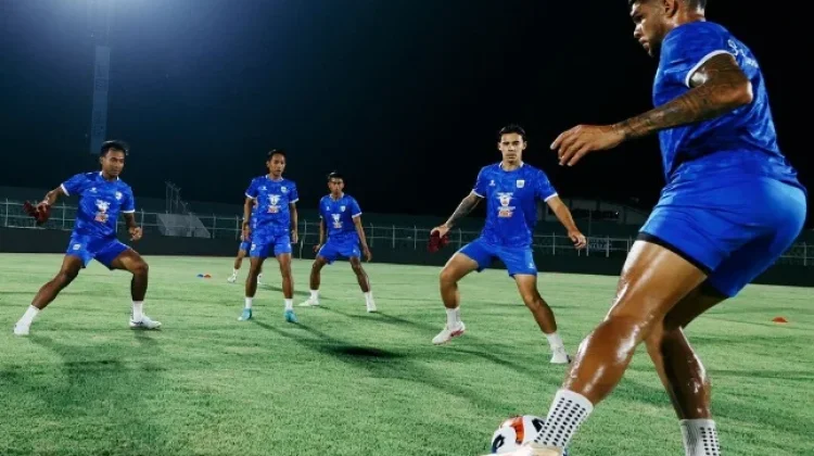 Ambisi Ganda Persib: Rebut Puncak, Kunci Jalur Juara