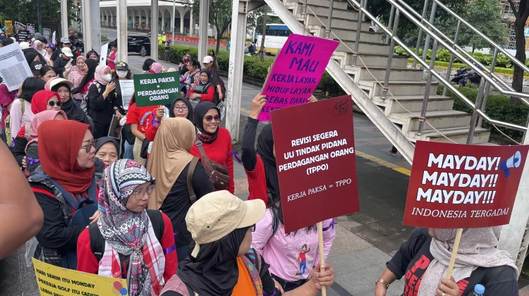 Aksi Damai Aliansi Perempuan Indonesia Warnai Peringatan May Day di Jakarta