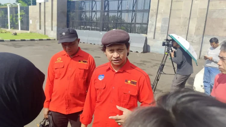 Ketum Konfederasi KASBI Pimpin Aksi Buruh di DPR, Suarakan UU Ketenagakerjaan Baru